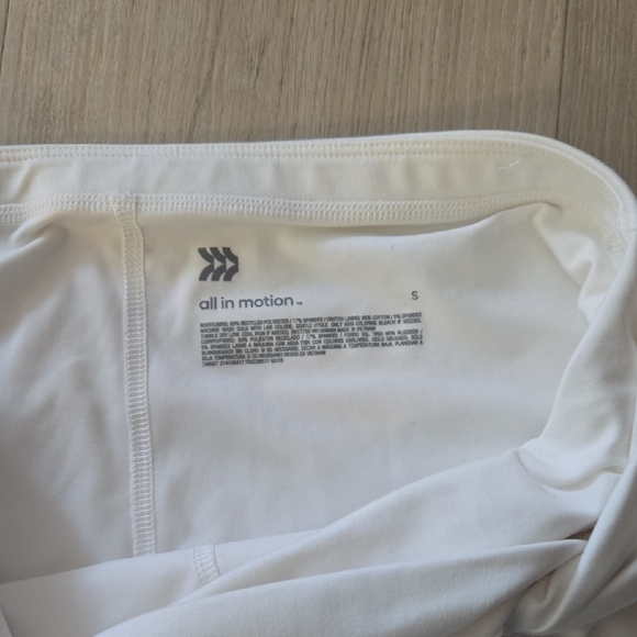 All in Motion White Seamless Activewear - Picture 2 of 4